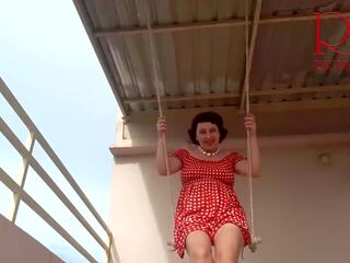 Depraved 主婦 スイング 上の a スイング 屋外: 高解像度の 汚い ビデオ bd | xhamster