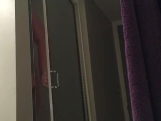 Tidak langkah kakak spied dalam bilik mandi, epic selekoh