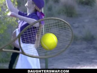 Daughterswap - teinit tennistä tähteä ratsastaa stepdads akseli